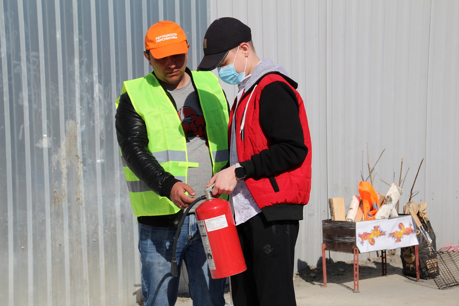 Учить безопасности на практике!