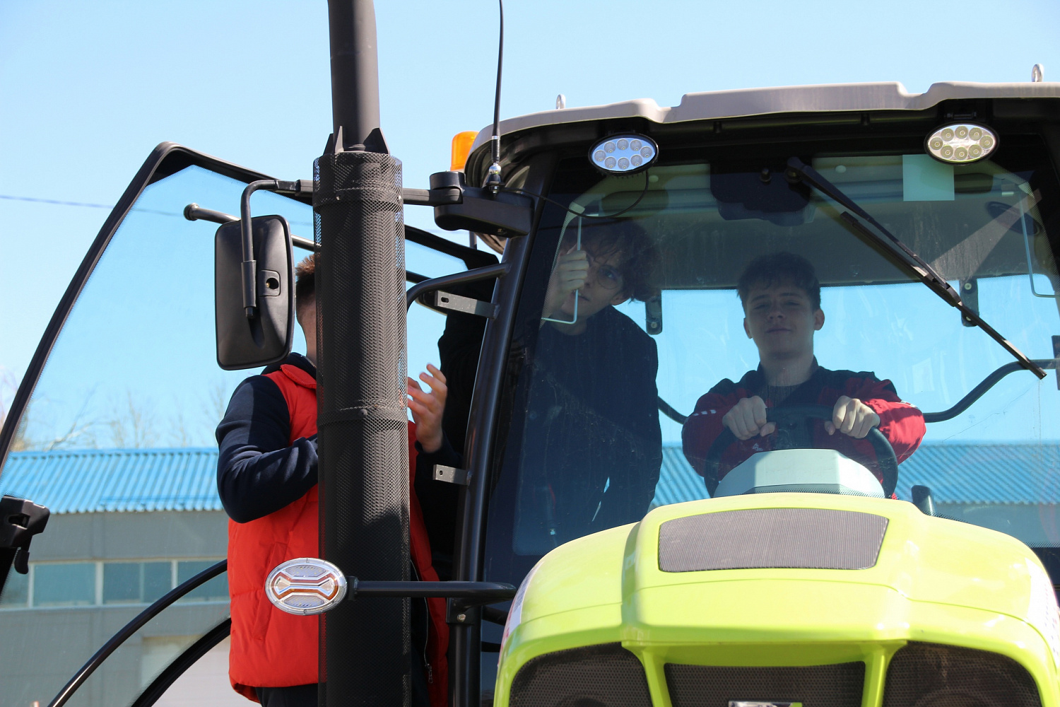 Учить безопасности на практике!